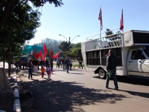 DiaMundialMeioAmbiente MarchaPaulinia05junho07 (23)