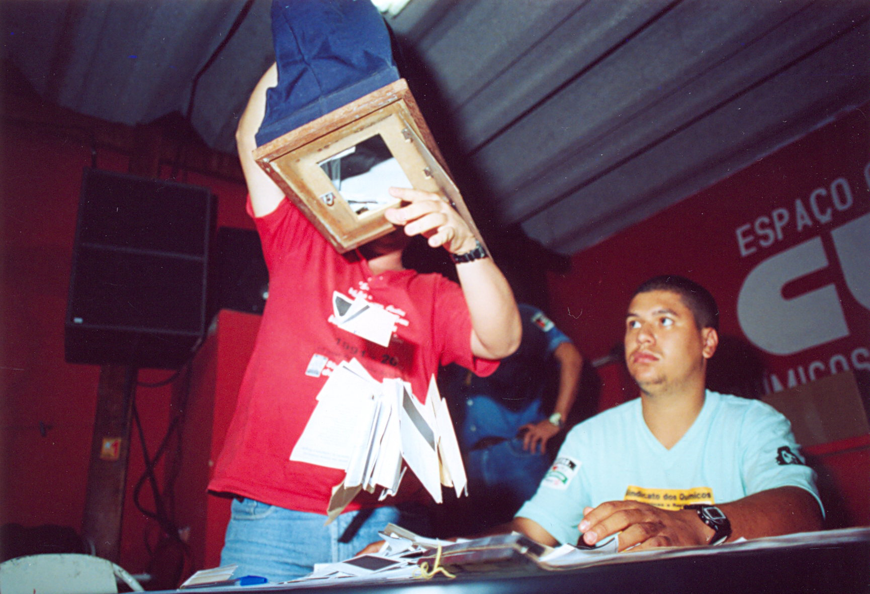 Apuração da Eleição Chapa 1 2002 a 2005, em Campinas 10-05-2002 (1)