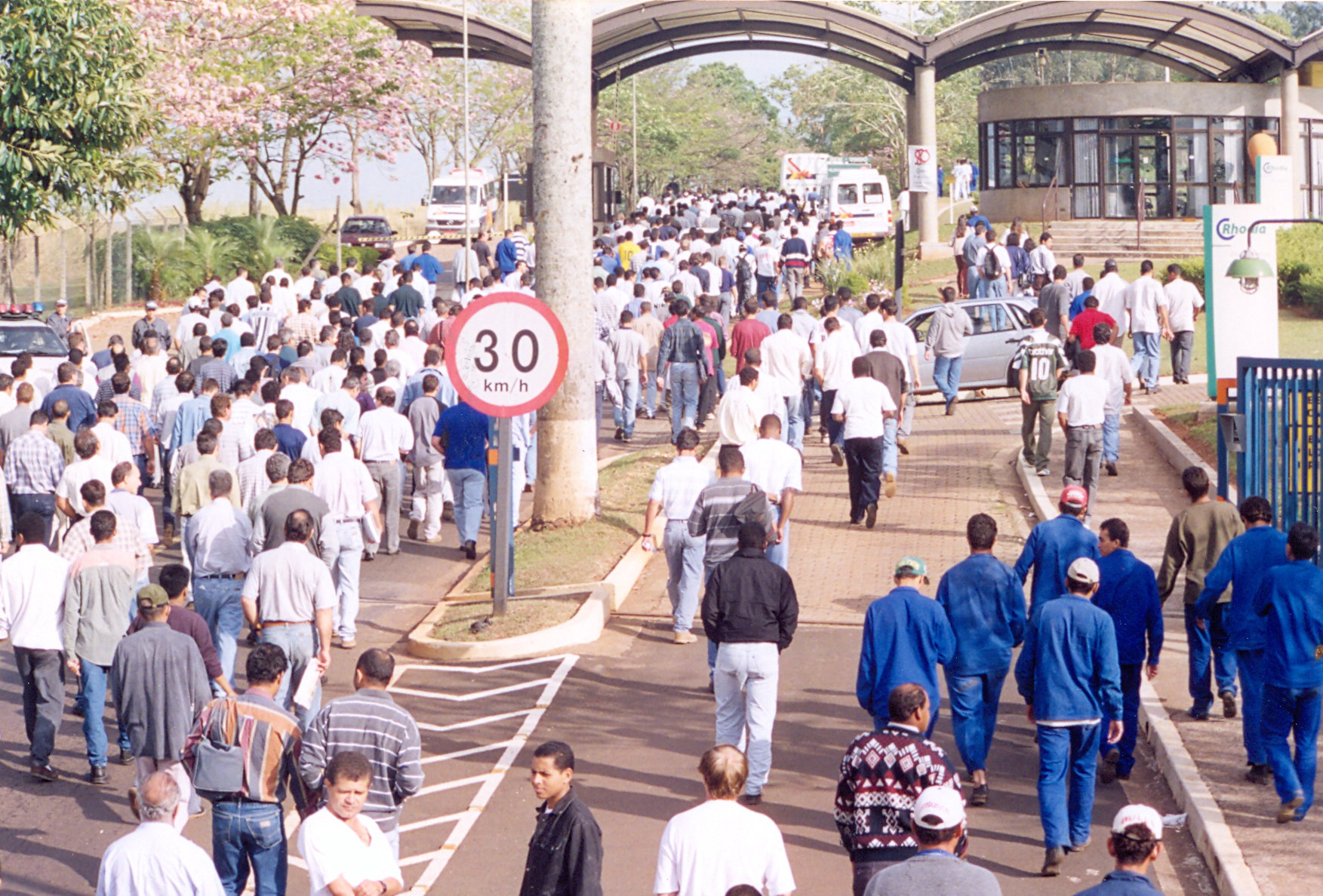 Assembleia de Campanha Salarial na 3M e na Rhodia em outub (2)