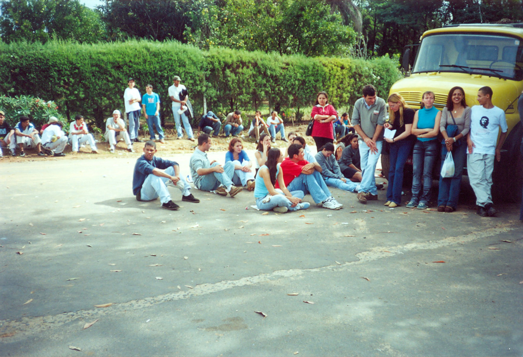 Assembleia na Sinter Futura por atraso de salários 05-2002 (6)