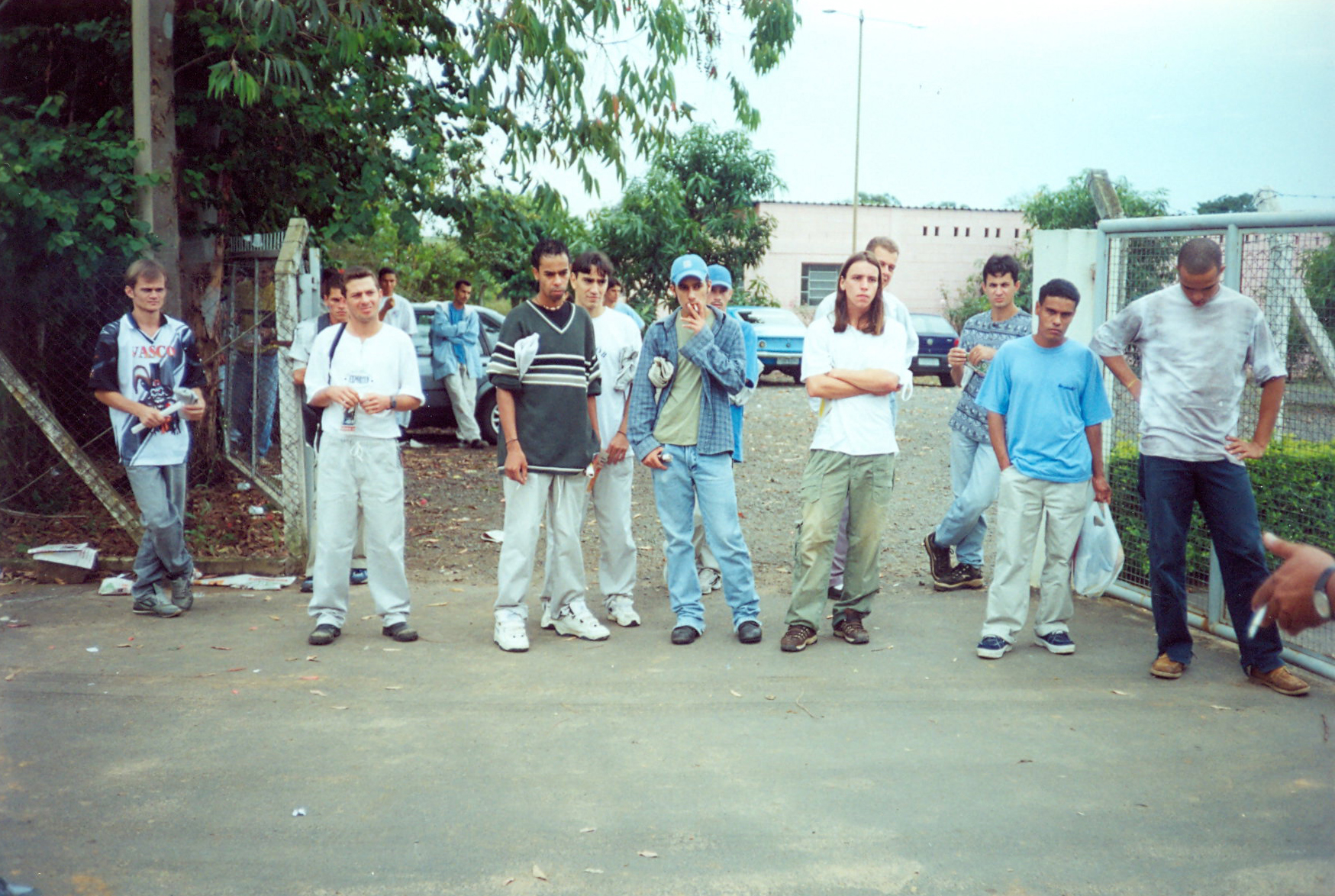 Assembleia na Sinter Futura por atraso de salários 05-2002 (7)