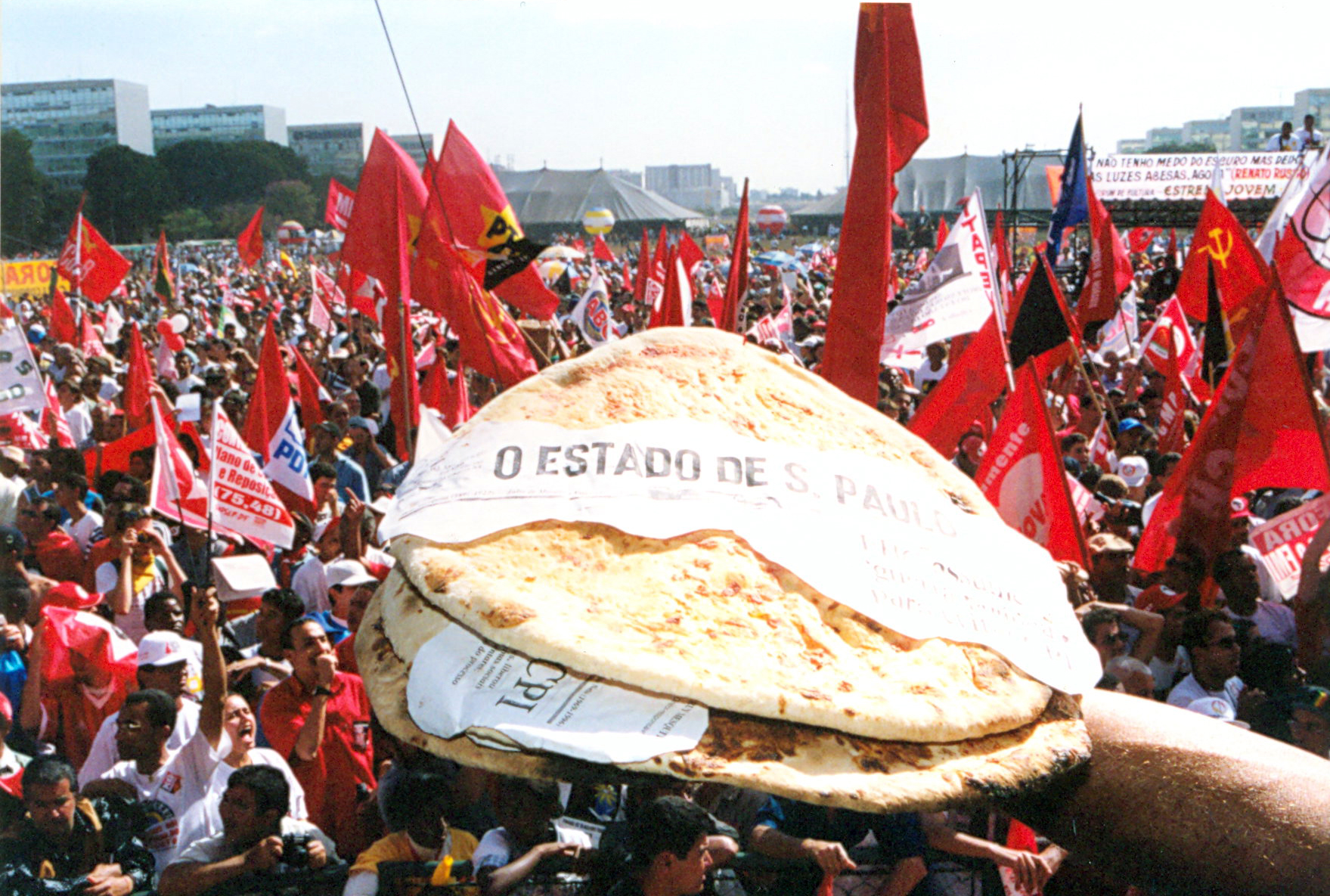 Ato contra FHC E FMI - Brasília -07-2001 (9)