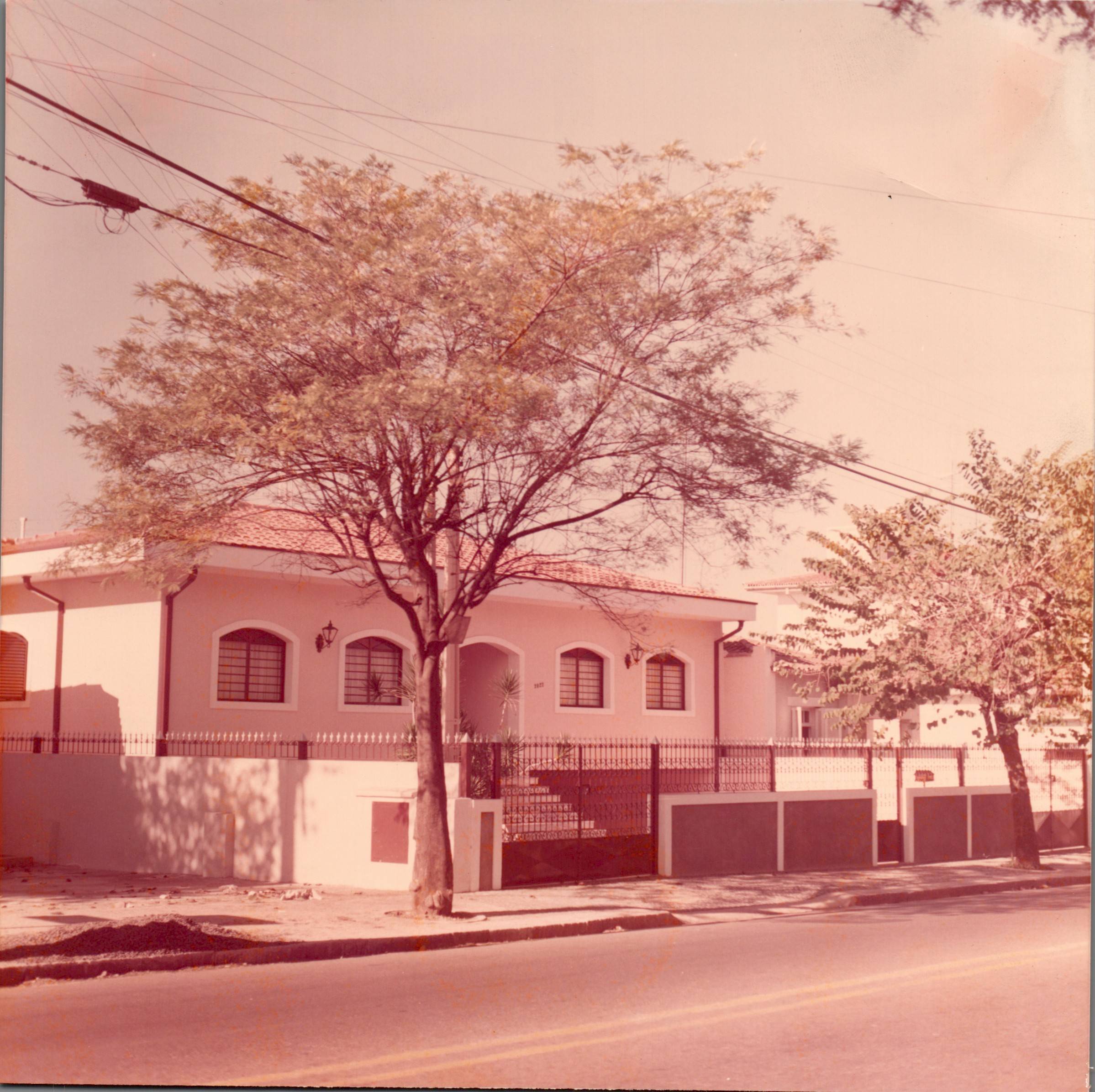 Casa na Av. Barão de Itapura, em 1992, após reforma