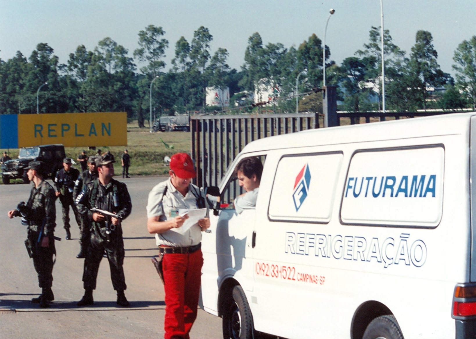 Exército ocupa Replan em greve dos petroleiros - 24-05-9 (1)
