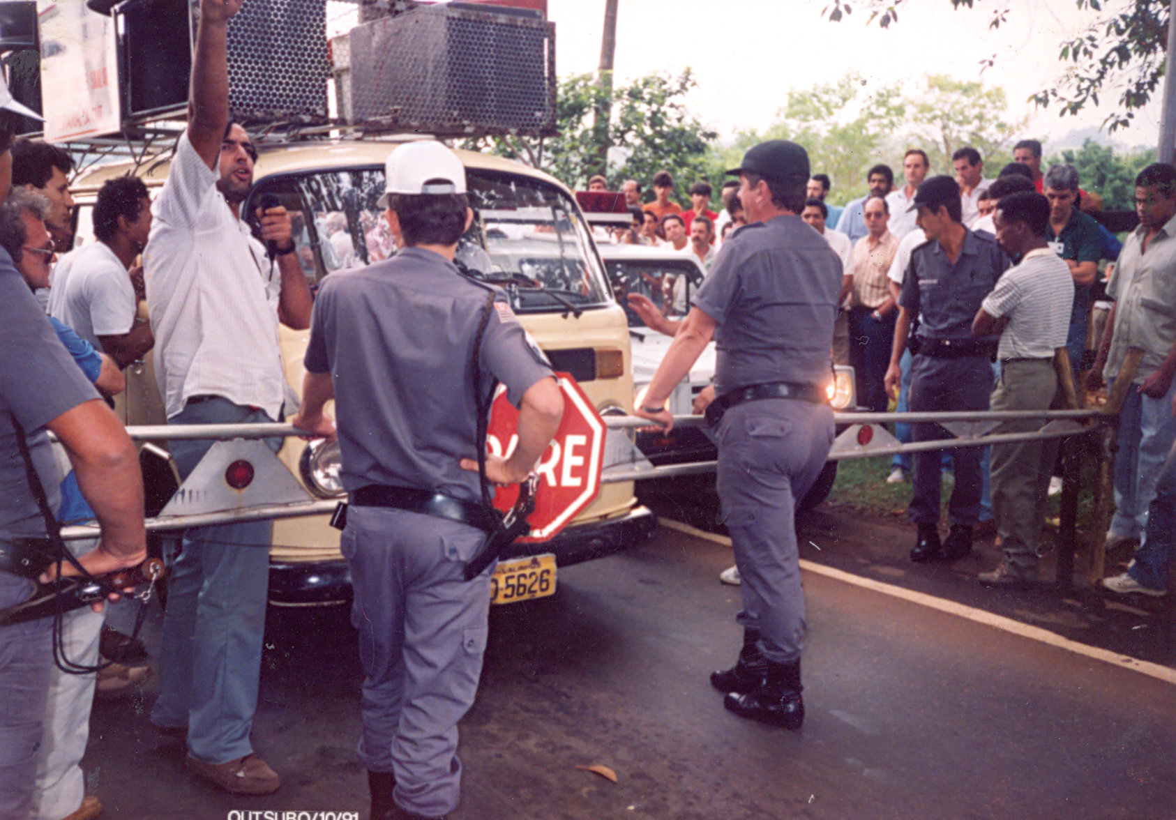 Greva na Rhodia - (entrada forçada e (1)
