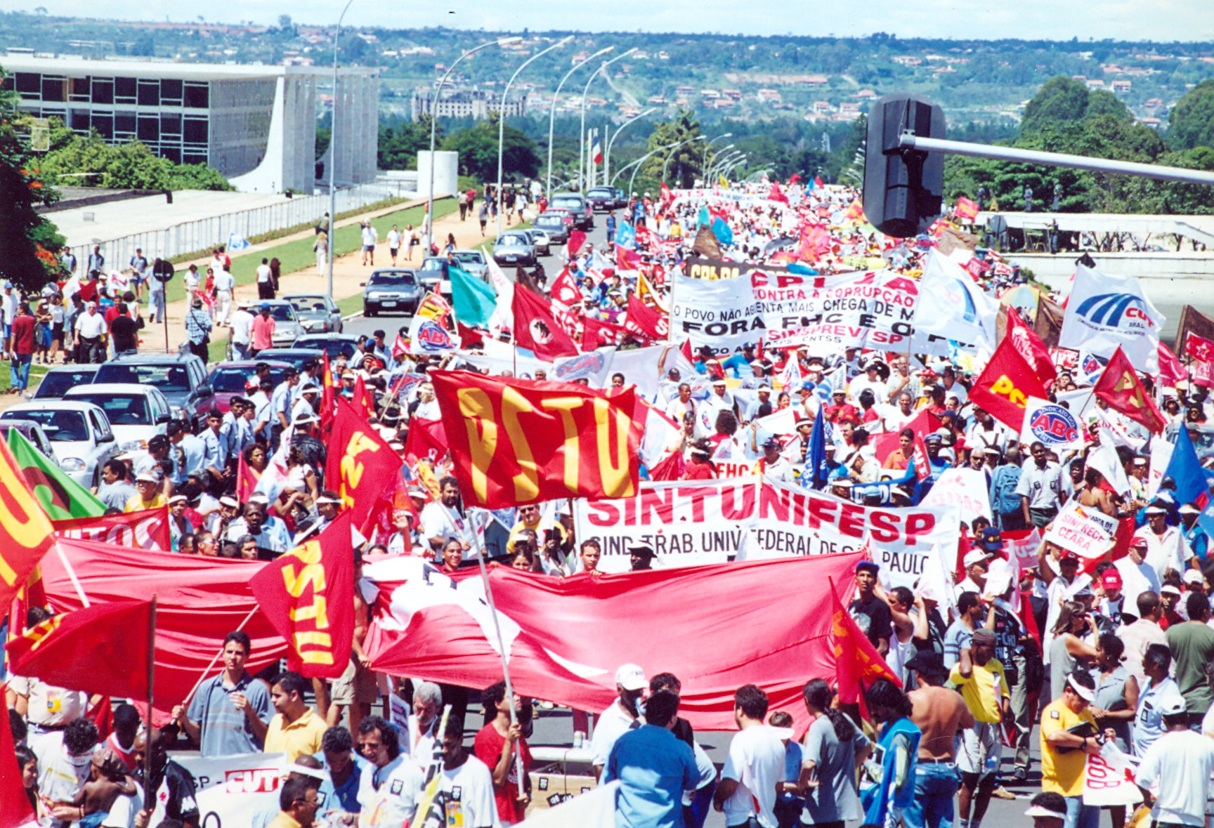 Manifestação contra FHC - FMI em Brasília em junho de 2000 (4)