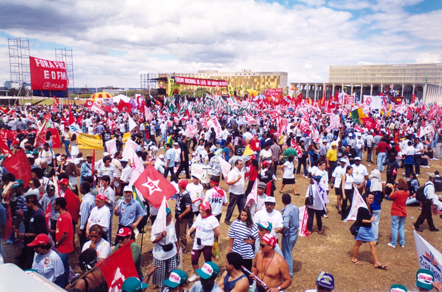 Passeata das 100 mil contra FHC-FMI, em Brasíli (8)