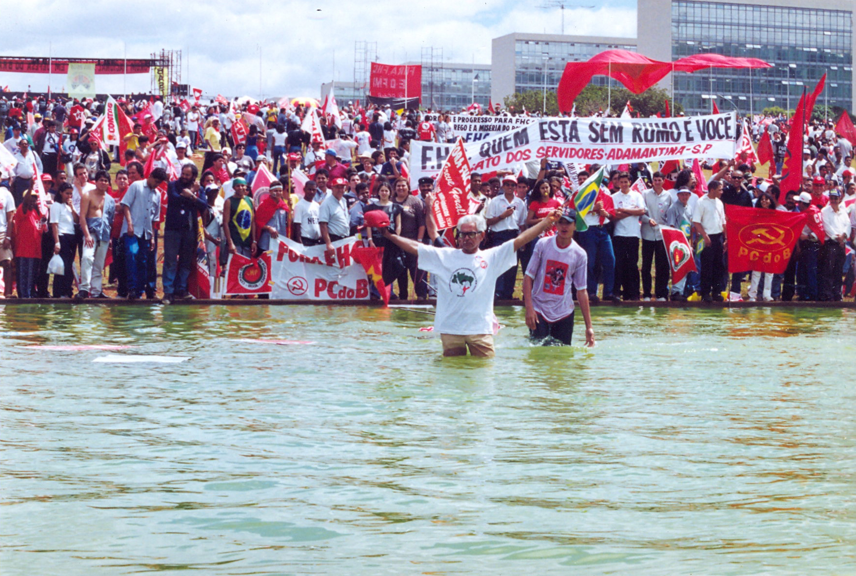 Passeata das 100 mil contra FHC-FMI, em Brasíli