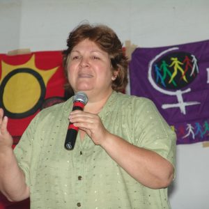 Aleida Guevara, filha de Che Guevara, fala para mulheres na MMM em Perus em 17 de março de 2010