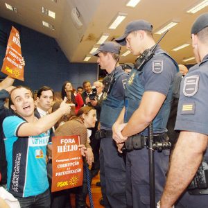 Ato Fora Hélio na Câmara Municipal em 15 de junho de 2011 - F: JZ