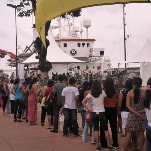 Barco do Greenpeace no Fórum Social Mundial em 27-01-2009