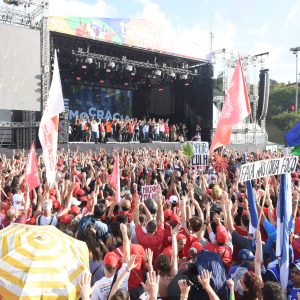 Ato 1º de maio em SP - F: Douglas Mansur