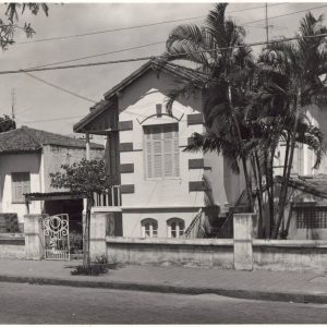 Antiga casa na Av. Barão de Itapura, antes da construção que instalou a nova sede.