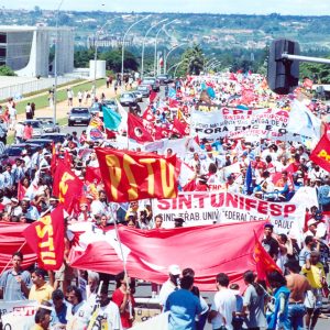 Manifestação contra FHC em Brasília em junho de 2000