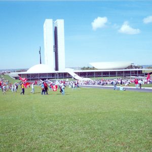 Manifestação contra FHC em Brasília em junho de 2000
