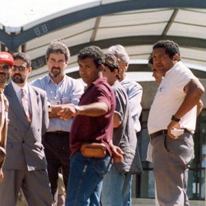 Greve na Rhodia, empresa tenta usar helicóptero para transportar trabalhadores em 09-08-1994_18