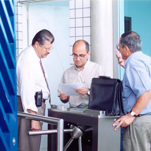 Reintegração de dois  trabalhadores na EMS em novembro de 1999_5