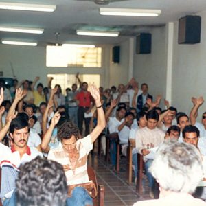 Assembleia em 1º de maio 1987 com trabalhadores de oposição - Valinhos (3)